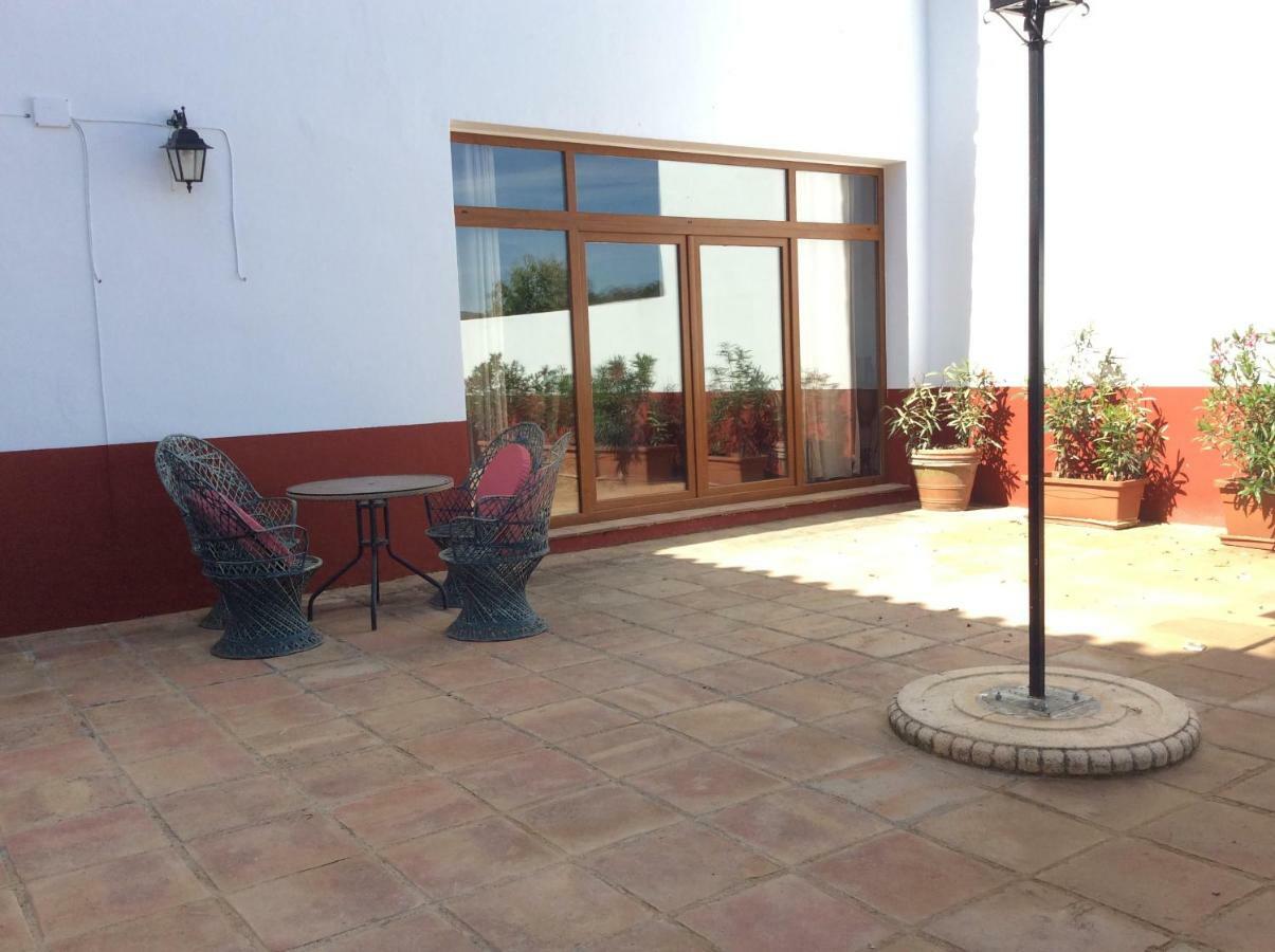 Gasthaus Santa Marta Complejo Rural Con Pista De Padel Archidona Exterior foto